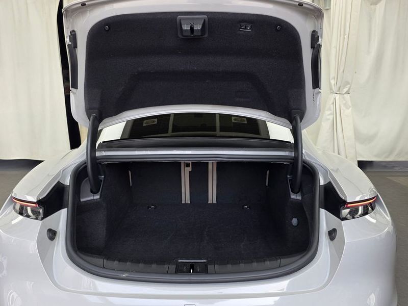 2022 Porsche Taycan Base photo 20