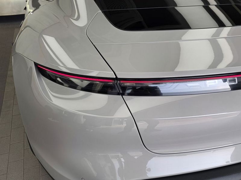 2022 Porsche Taycan Base photo 23