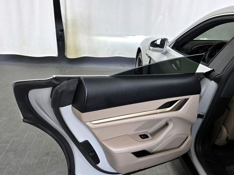 2022 Porsche Taycan Base photo 25