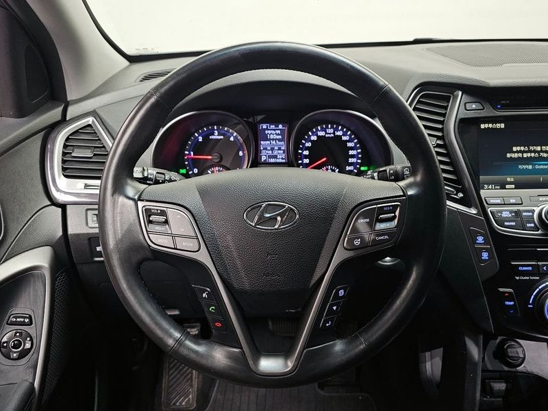 2015 Hyundai Santa Fe Diesel(e-VGT) 2.0 2WD Premium photo 13