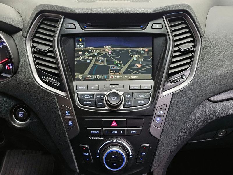 2015 Hyundai Santa Fe Diesel(e-VGT) 2.0 2WD Premium photo 14