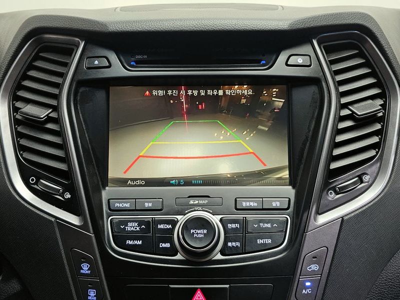 2015 Hyundai Santa Fe Diesel(e-VGT) 2.0 2WD Premium photo 15