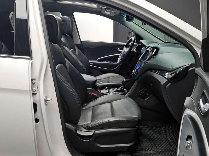 2015 Hyundai Santa Fe Diesel(e-VGT) 2.0 2WD Premium photo 10