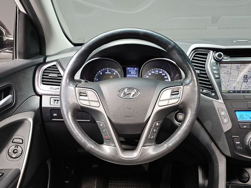 2015 Hyundai Santa Fe Diesel(e-VGT) 2.0 2WD Premium photo 13