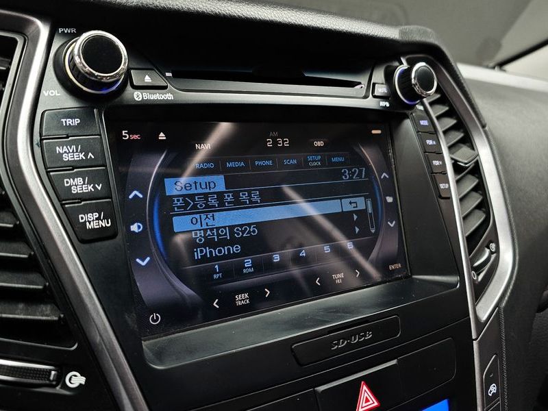 2015 Hyundai Santa Fe Diesel(e-VGT) 2.0 2WD Premium photo 16