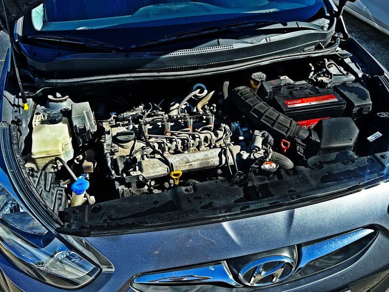 2014 Hyundai Accent Diesel 1.6 VGT Style photo 8