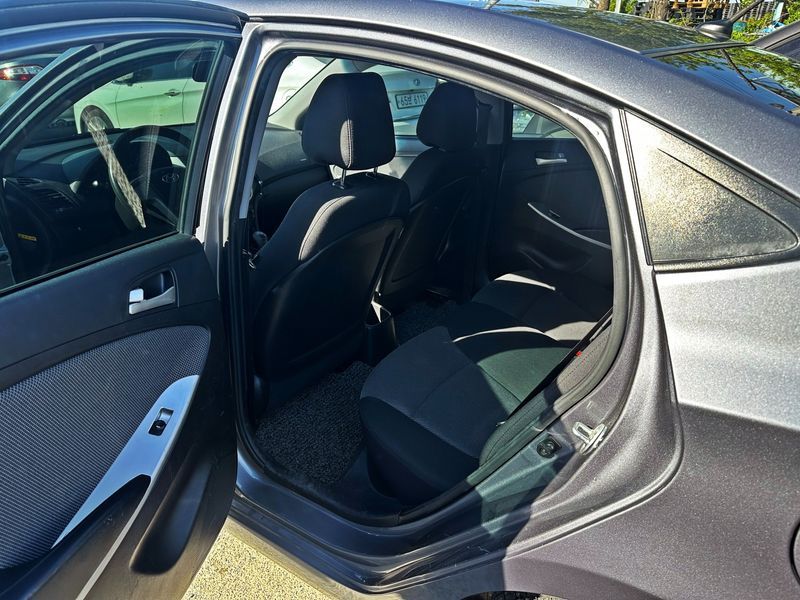 2014 Hyundai Accent Diesel 1.6 VGT Style photo 10