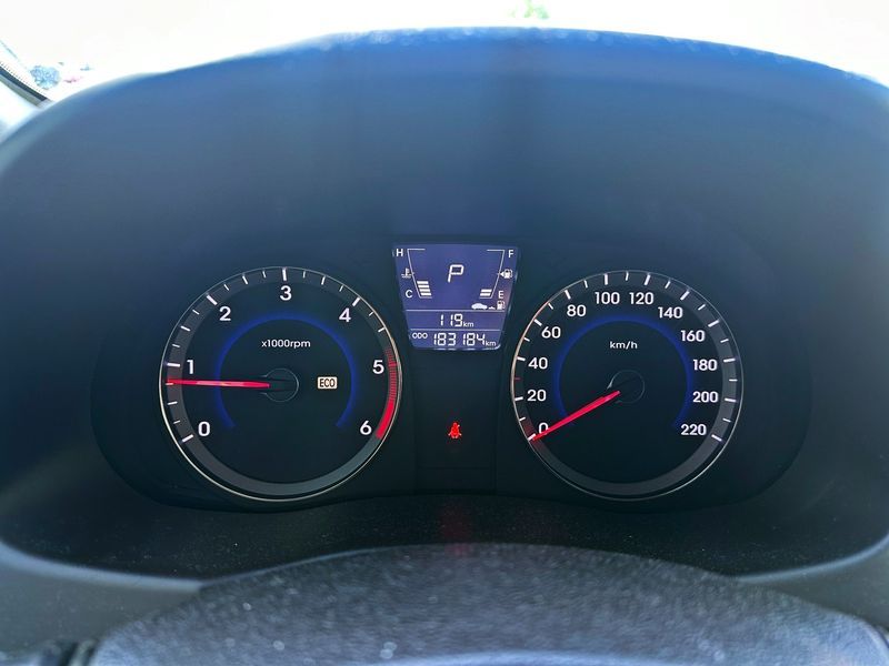 2014 Hyundai Accent Diesel 1.6 VGT Style photo 13