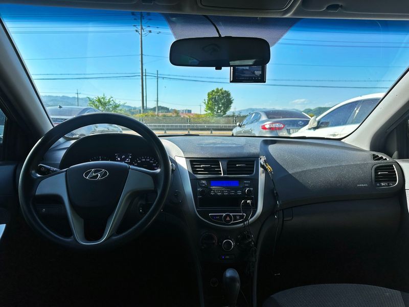 2014 Hyundai Accent Diesel 1.6 VGT Style photo 15