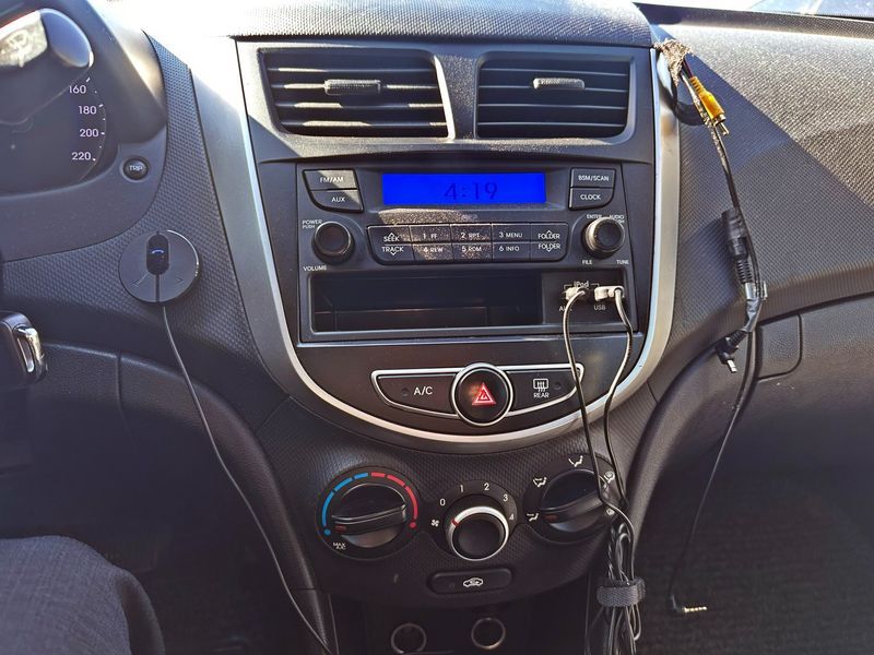 2014 Hyundai Accent Diesel 1.6 VGT Style photo 16