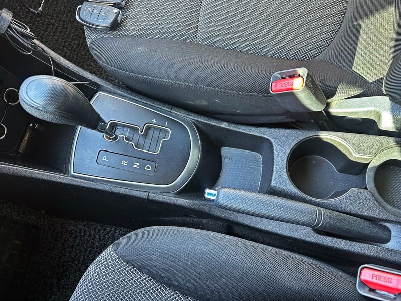 2014 Hyundai Accent Diesel 1.6 VGT Style photo 19