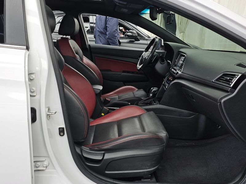 2017 Hyundai Avante 1.6 Turbo Sport photo 11