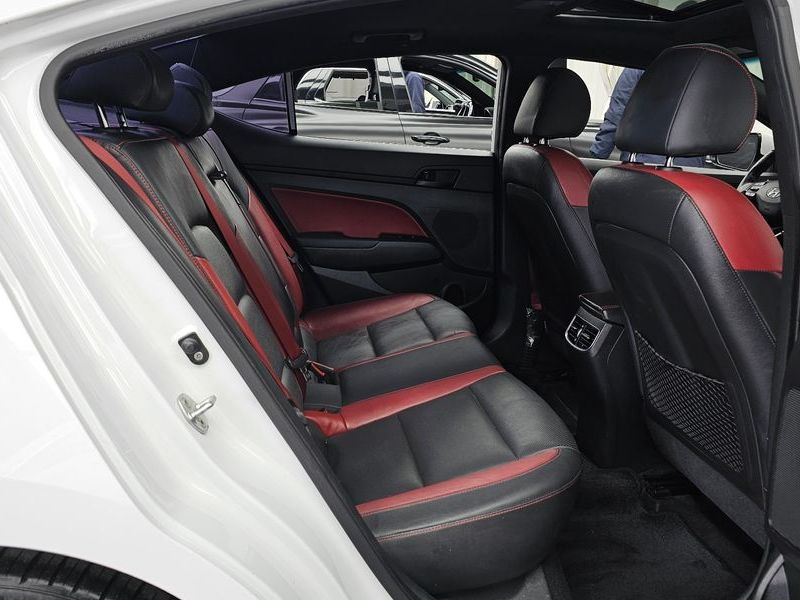 2017 Hyundai Avante 1.6 Turbo Sport photo 12