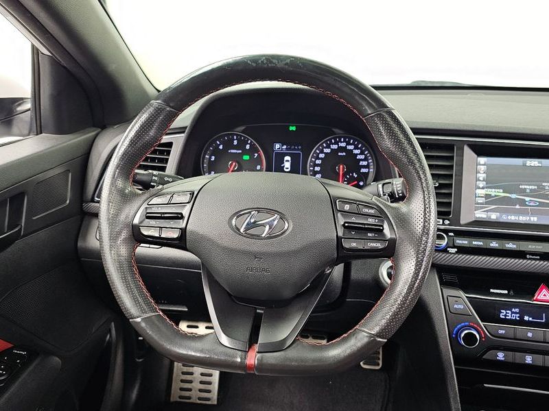 2017 Hyundai Avante 1.6 Turbo Sport photo 13