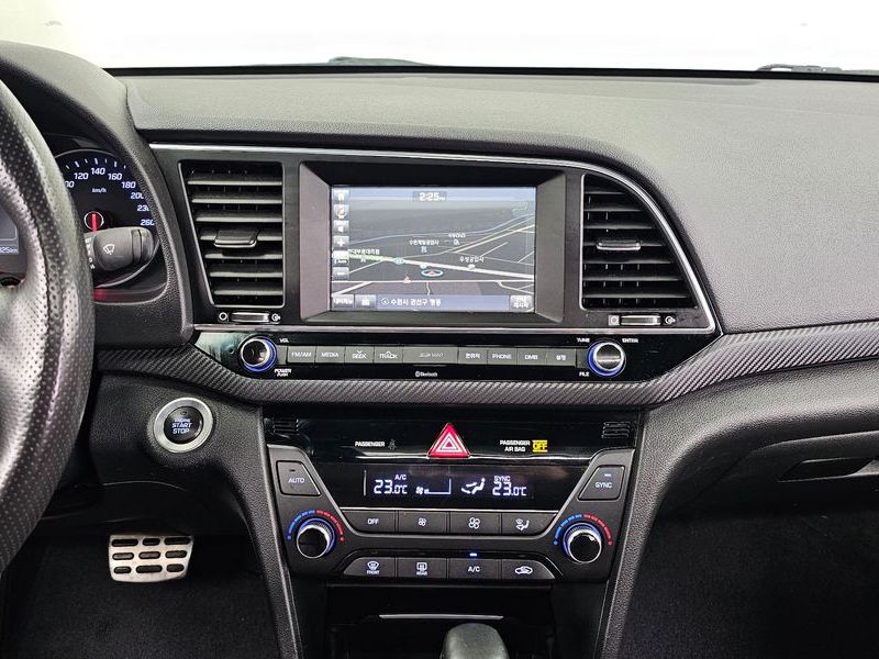 2017 Hyundai Avante 1.6 Turbo Sport photo 14