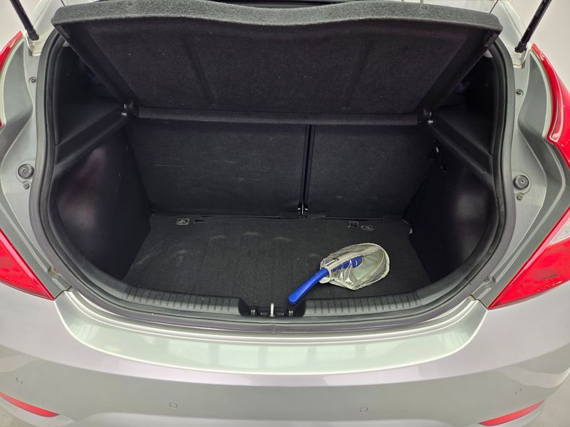 2014 Hyundai Accent Diesel WIT 1.6 VGT Modern photo 7
