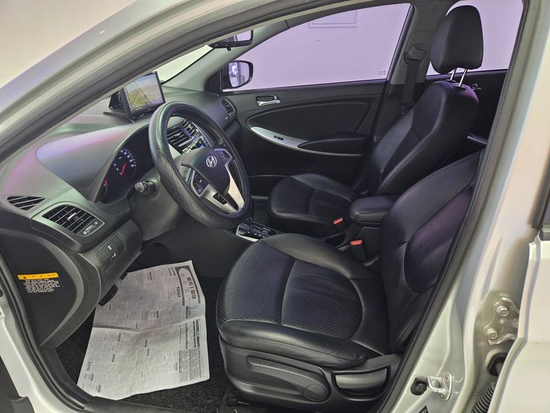 2014 Hyundai Accent Diesel WIT 1.6 VGT Modern photo 10