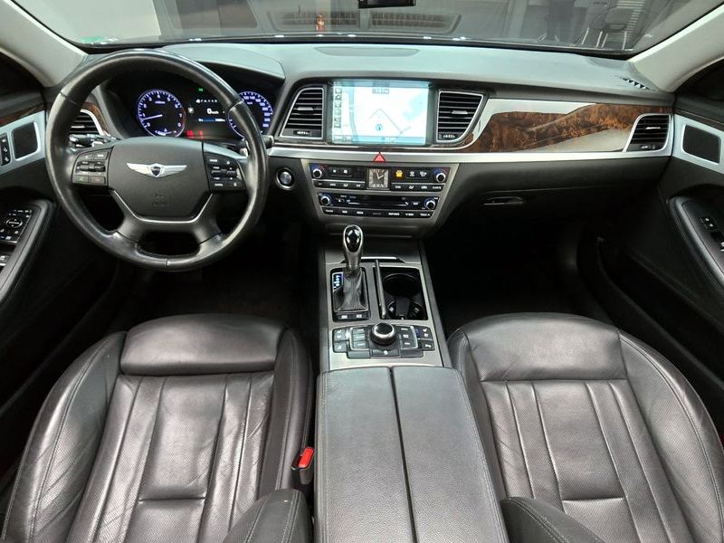 2016 Hyundai Genesis G330 Premium AWD photo 7