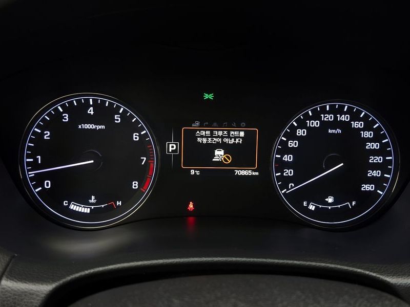2016 Hyundai Genesis G330 Premium AWD photo 8