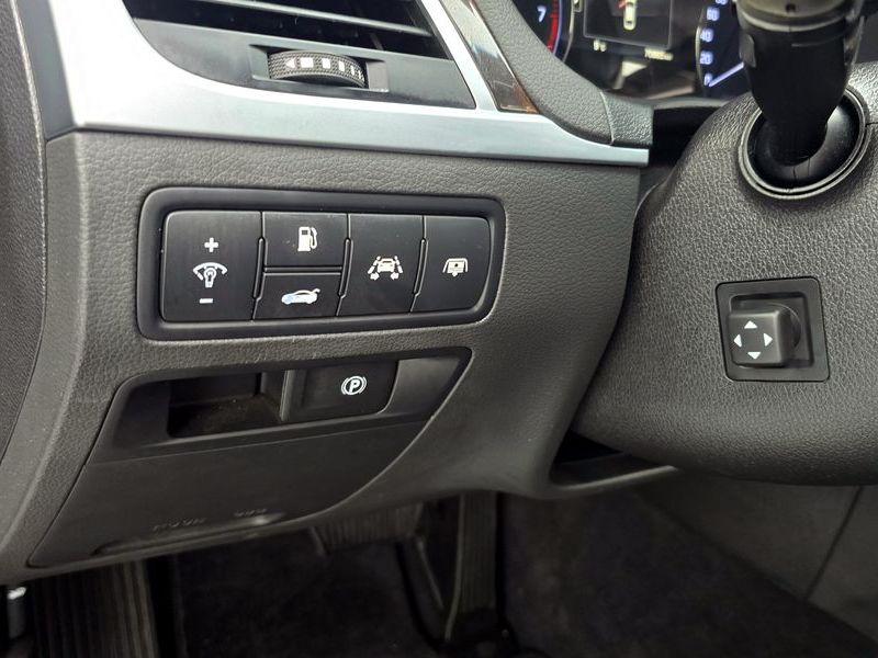 2016 Hyundai Genesis G330 Premium AWD photo 14