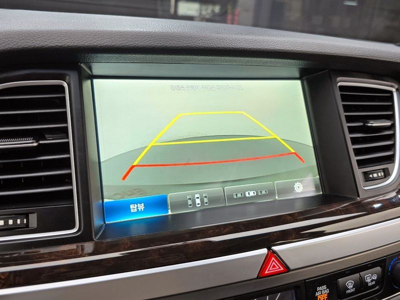 2016 Hyundai Genesis G330 Premium AWD photo 16