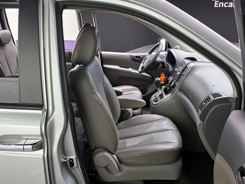 2014 Kia Carnival Grand GLX Deluxe photo 12