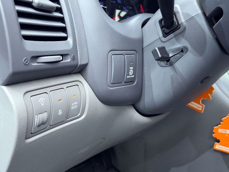 2014 Kia Carnival Grand GLX Deluxe photo 15