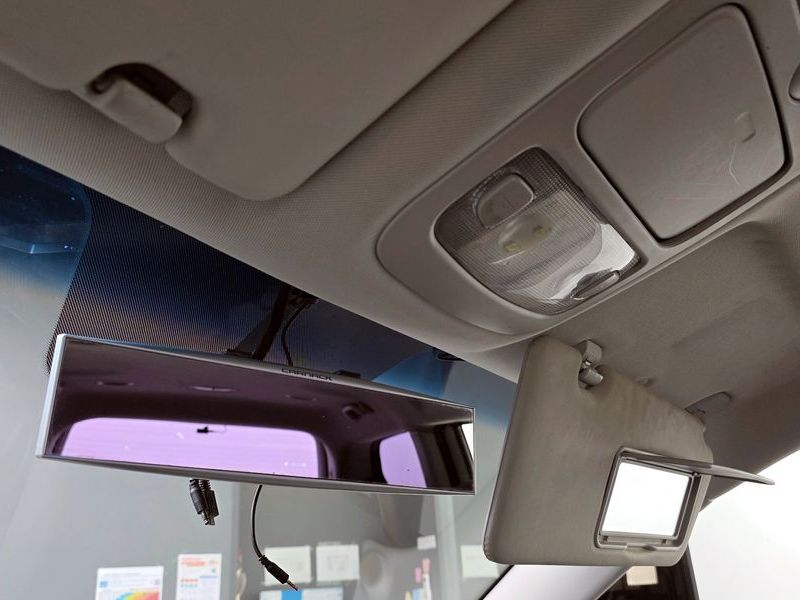 2014 Kia Carnival Grand GLX Deluxe photo 19