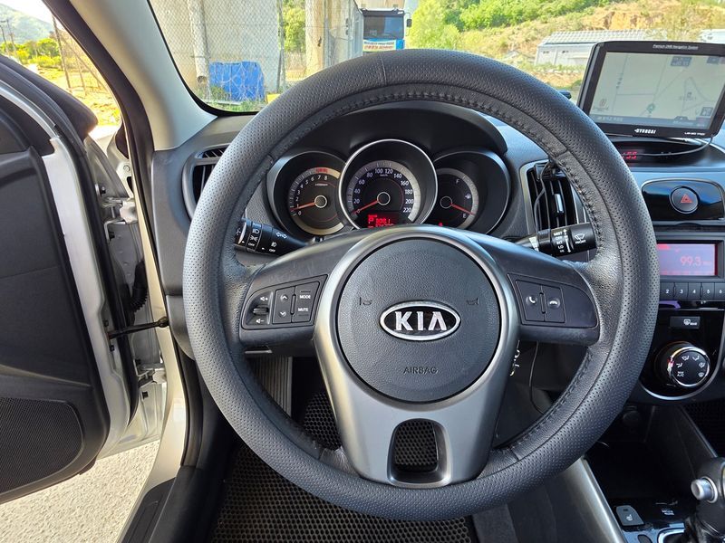 2012 Kia 포르테 1.6 GDI Luxury Standard photo 10