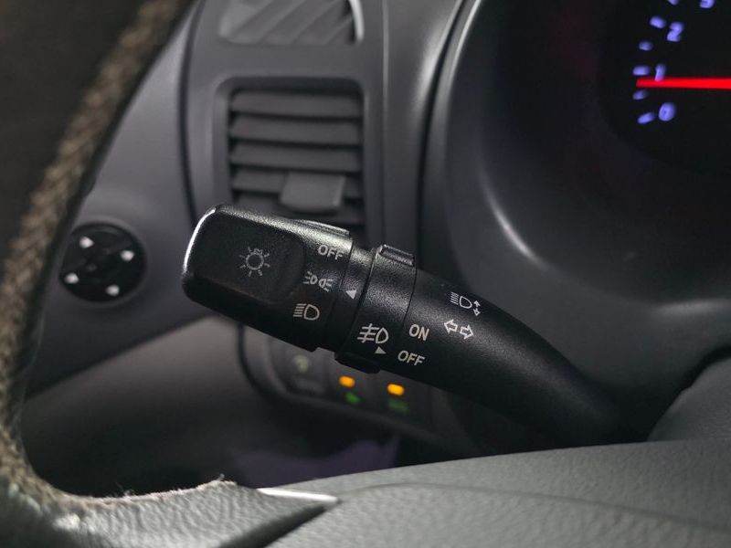 2013 Kia Carnival Grand GLX Deluxe photo 18
