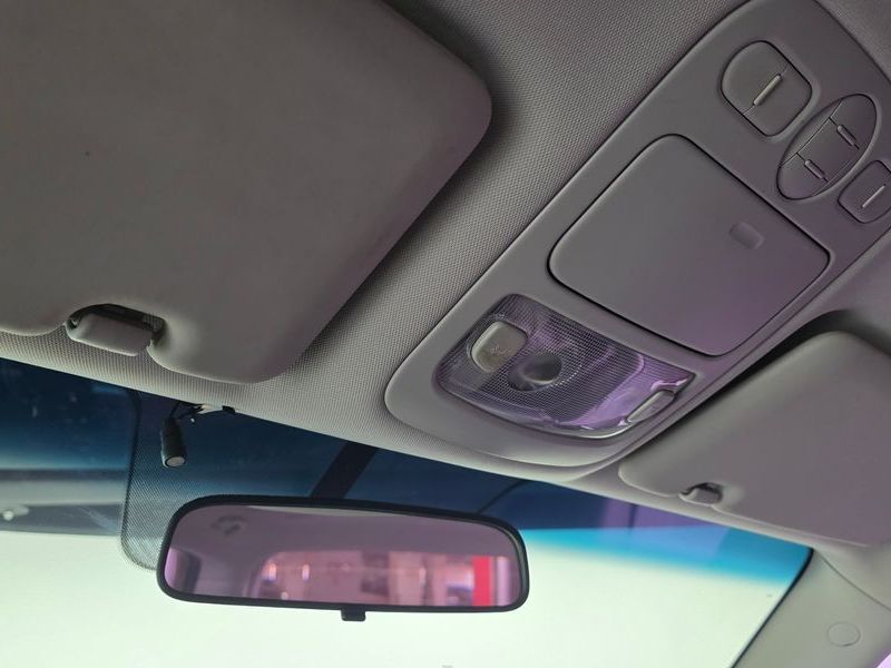 2013 Kia Carnival Grand GLX Deluxe photo 19