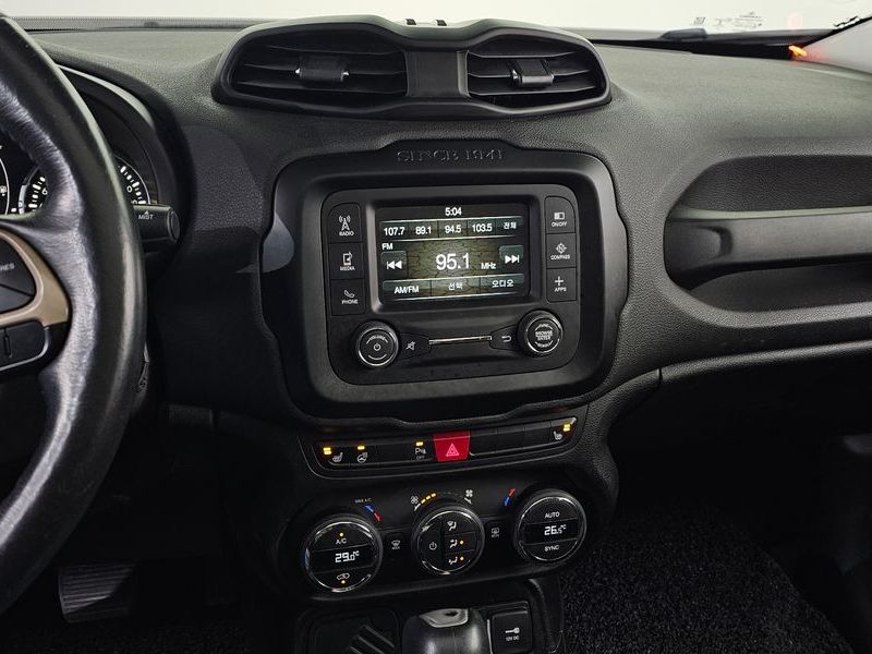2016 Jeep Renegade 2.4 Longitude photo 14