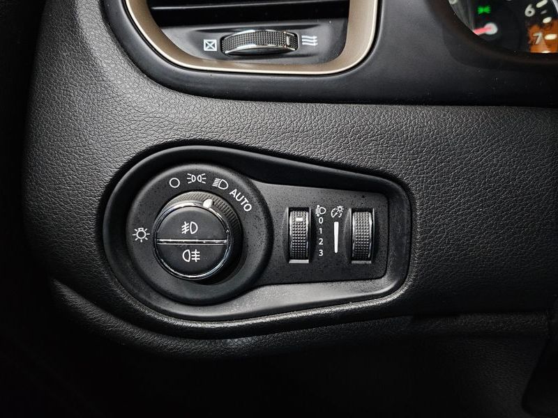 2016 Jeep Renegade 2.4 Longitude photo 18