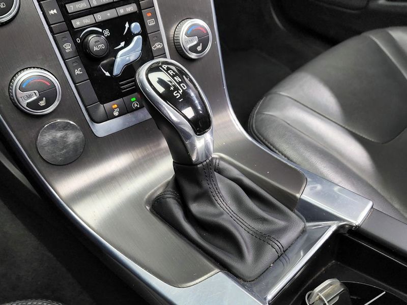 2015 Volvo V60 D2 1st photo 9