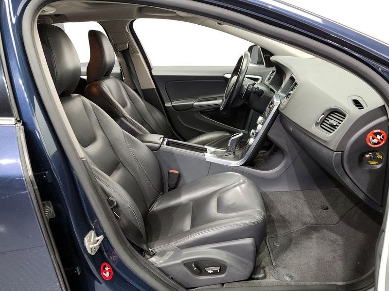 2015 Volvo V60 D2 1st photo 11