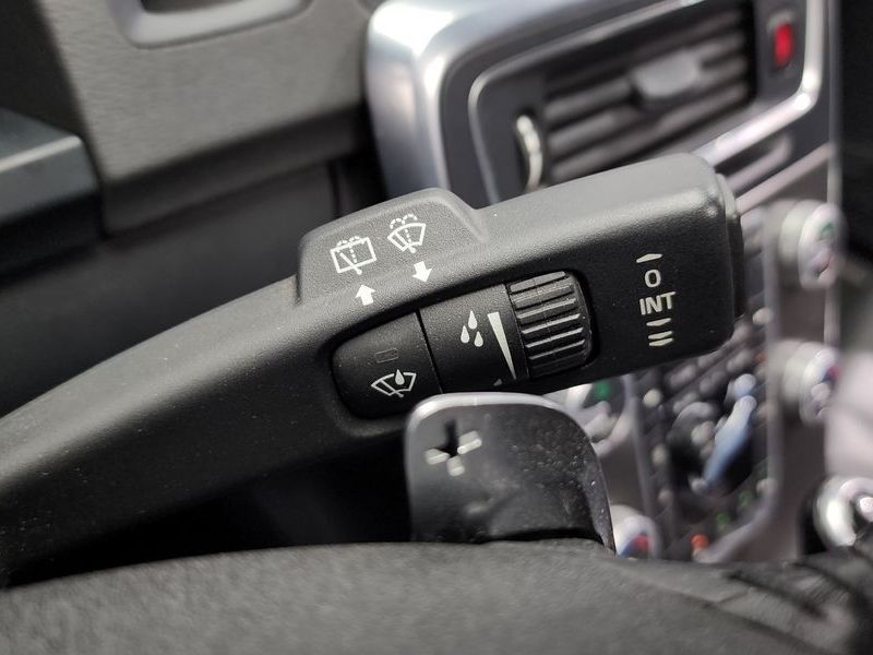 2015 Volvo V60 D2 1st photo 16