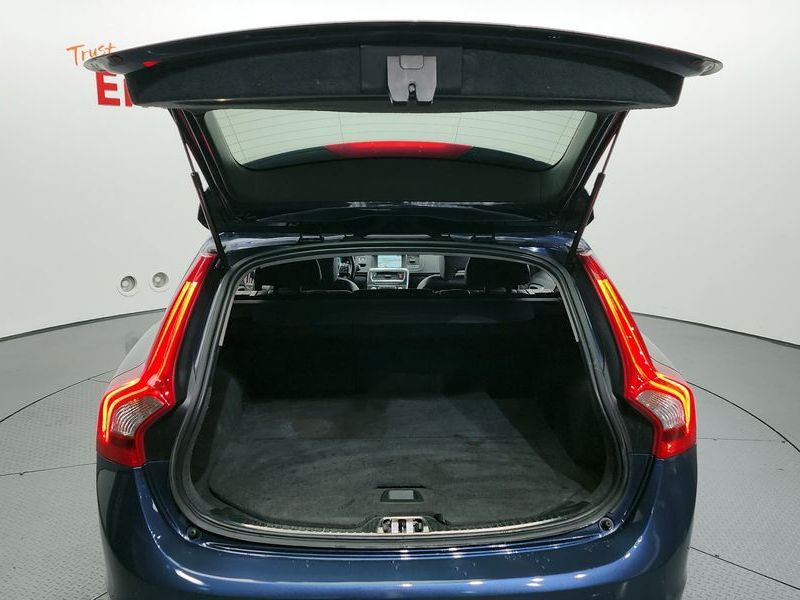 2015 Volvo V60 D2 1st photo 20