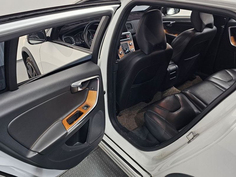 2018 Volvo V60 D4 photo 18