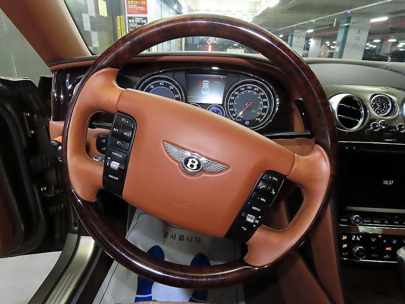 2014 Bentley Flying Spur 6.0 photo 8