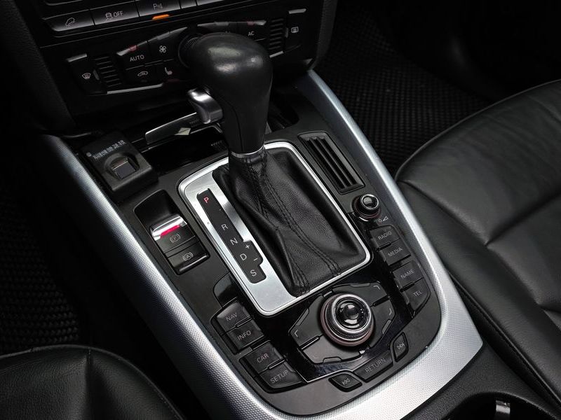 2012 Audi Q5 2.0 TDI Quattro 8R photo 9