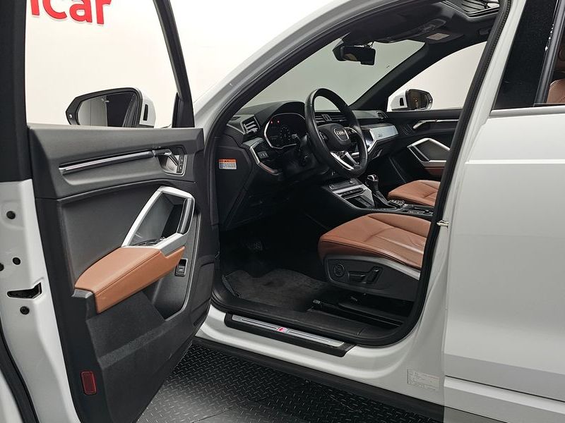 2024 Audi Q3 40 TFSI Quattro Premium photo 10