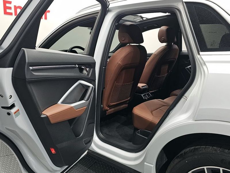 2024 Audi Q3 40 TFSI Quattro Premium photo 12
