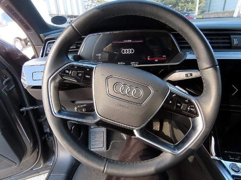 2022 Audi e-tron 55 Quattro Sportback photo 8
