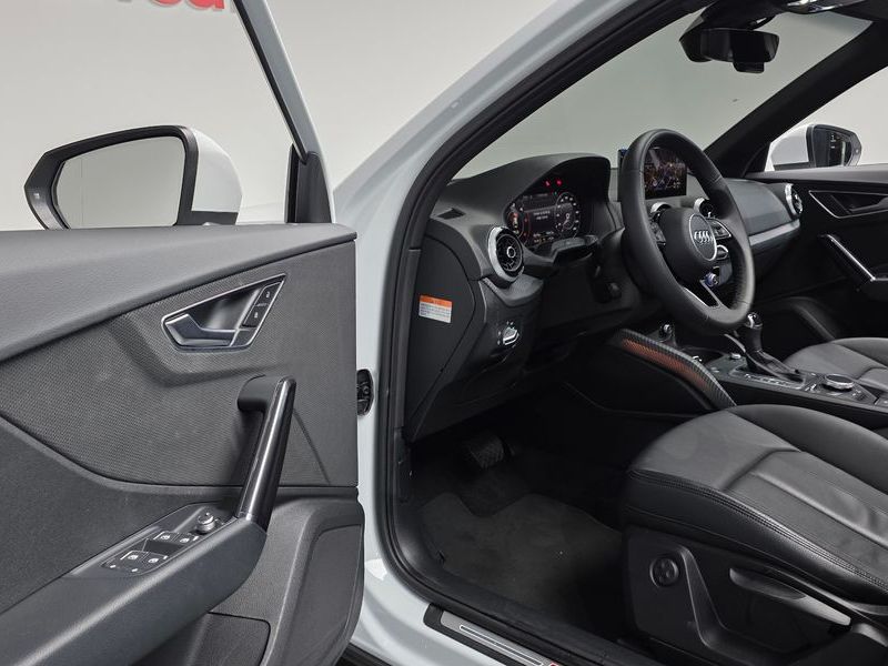 2023 Audi Q2 35 TDI Premium photo 11