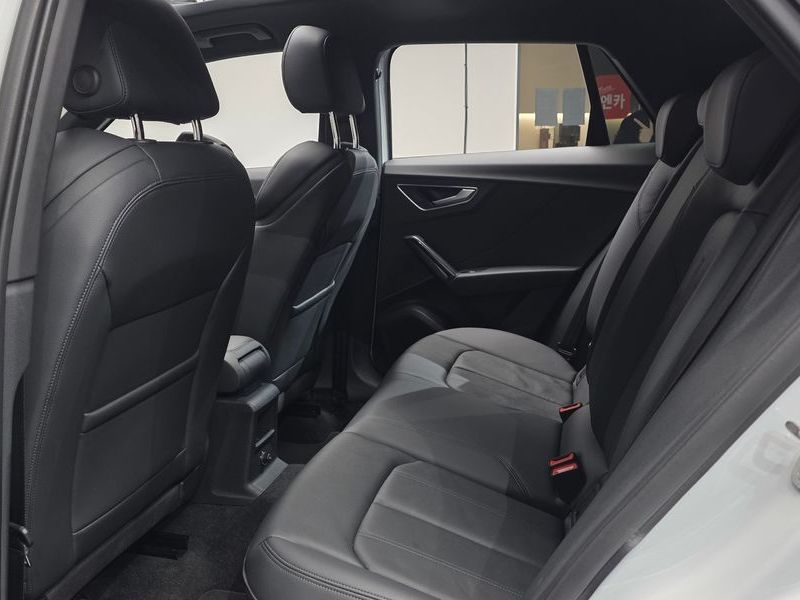 2023 Audi Q2 35 TDI Premium photo 12