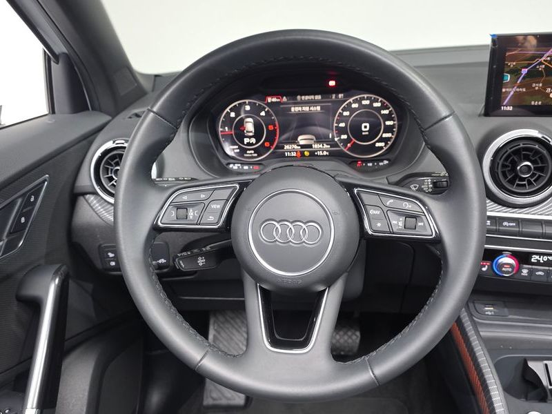 2023 Audi Q2 35 TDI Premium photo 13