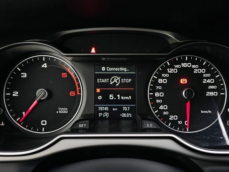 2013 Audi A4 2.0 TDI Quattro Dynamic B8 photo 8