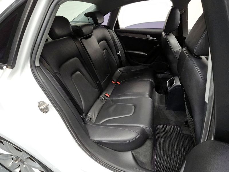 2013 Audi A4 2.0 TDI Quattro Dynamic B8 photo 11