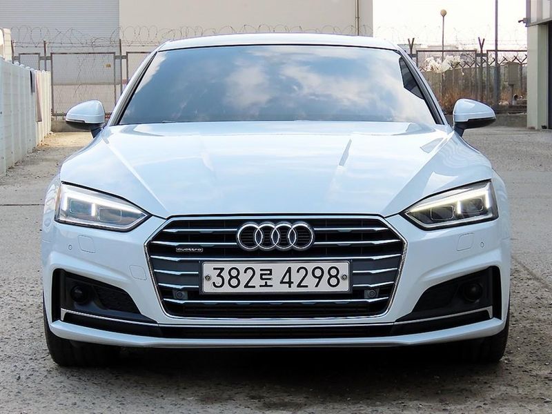 2019 Audi A5 45 TFSI Quattro Premium Sportback photo 1