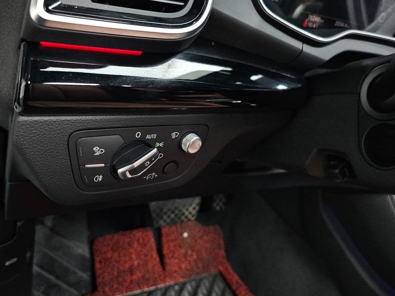 2021 Audi Q5 45 TFSI Quattro Premium photo 18